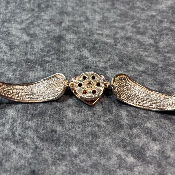 Elegant Heart Bracelet with Button Snap Charm - Picture 5 of 14